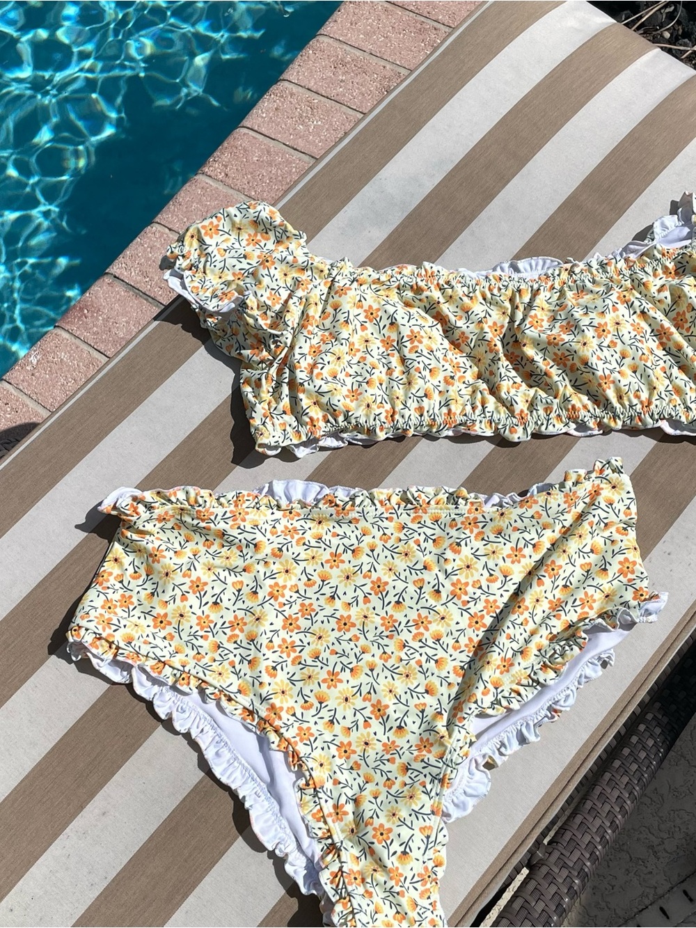 SHEIN Yellow Floral Ruffle Bikini Set - Picture 2 of 10